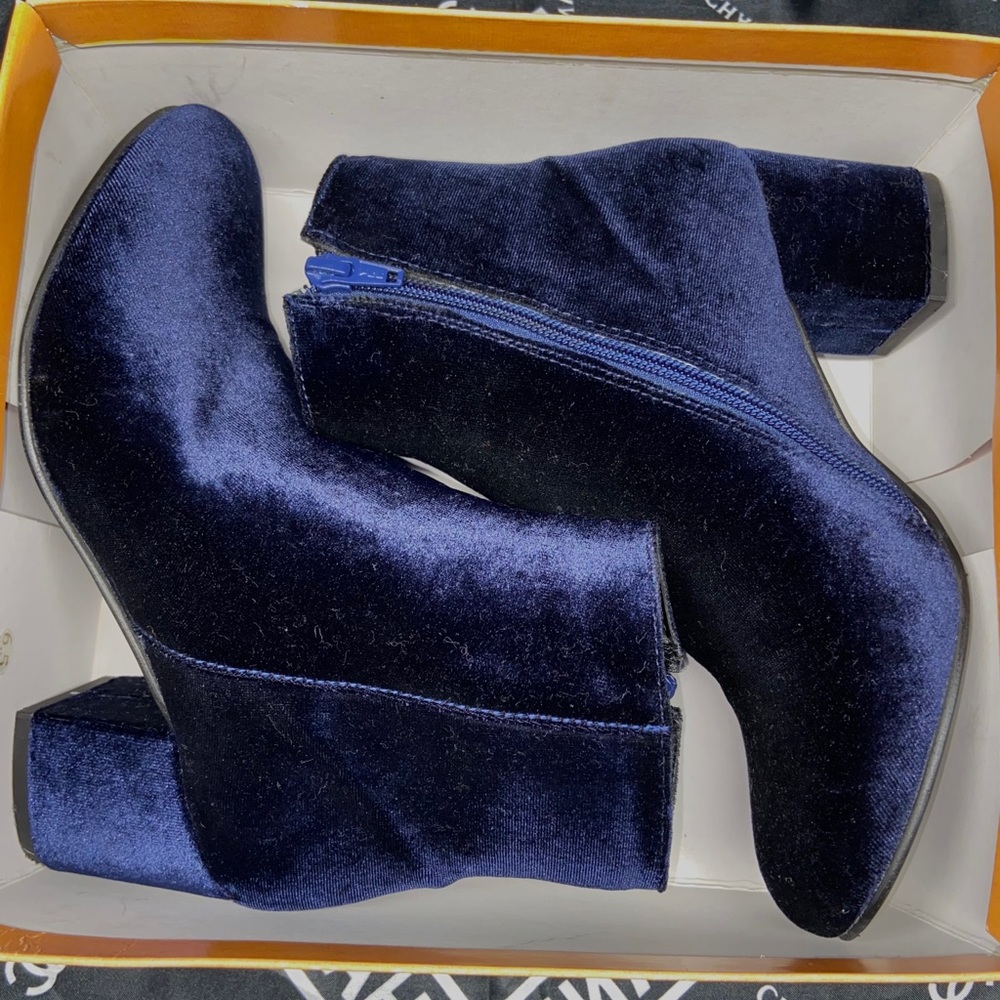 Steve Madden Herow Navy Blue Velvet Ankle Booties